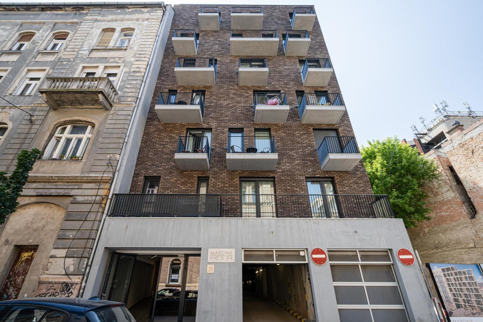 Peter Apartment With Terrace Budapest Luaran gambar