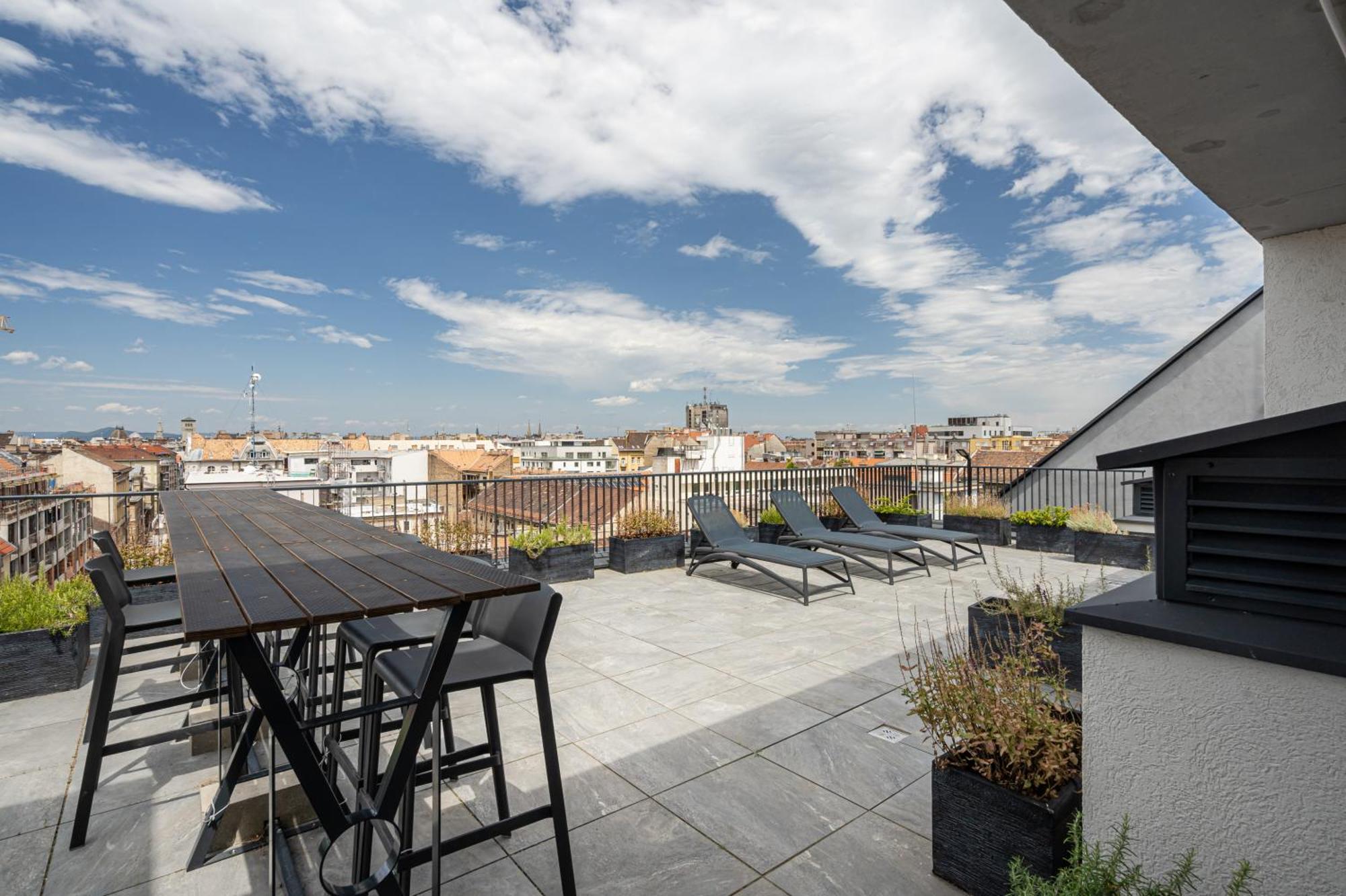 Peter Apartment With Terrace Budapest Luaran gambar